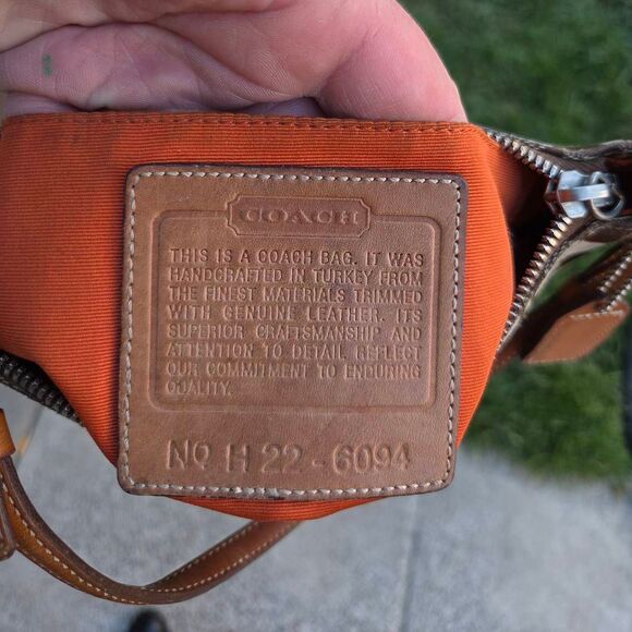 Coach Y2K - Picture 10 of 10